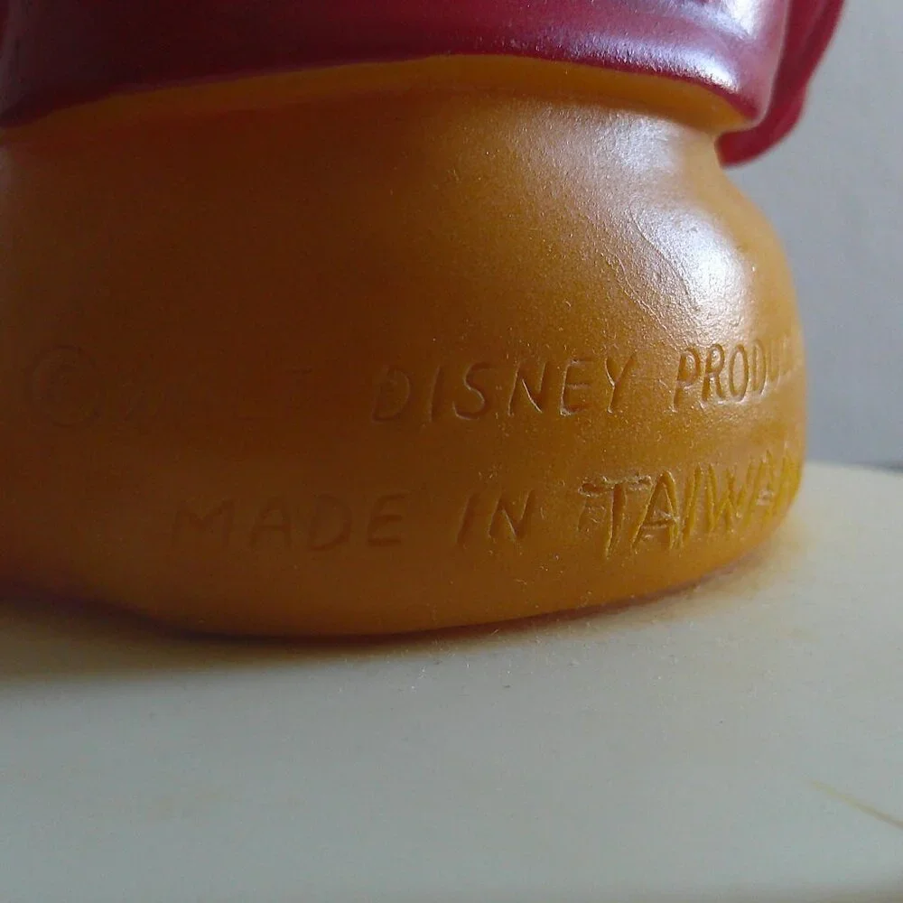Vintage 1977 Winnie the Pooh 3-way Lamp/Nightlight - works!
